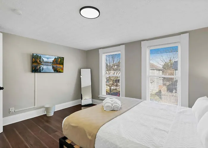 Bright And Cozy 3br Retreat Near Downtown Columbus