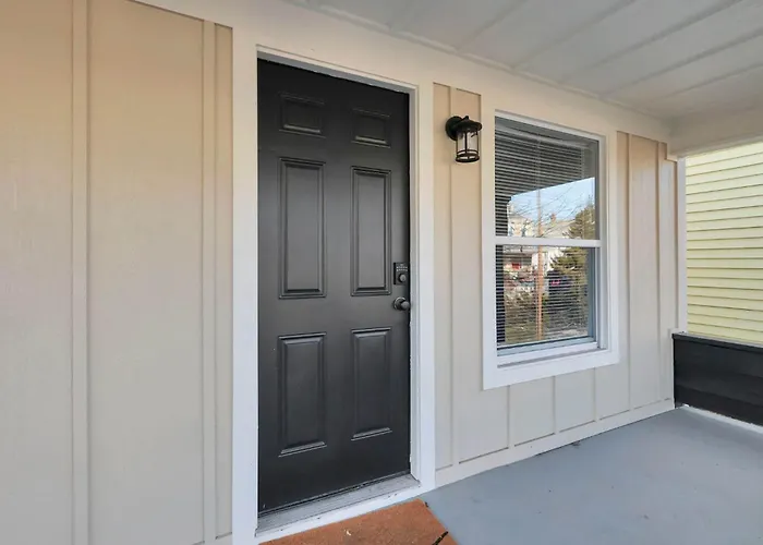 Сasa de vacaciones Bright And Cozy 3br Retreat Near Downtown *
