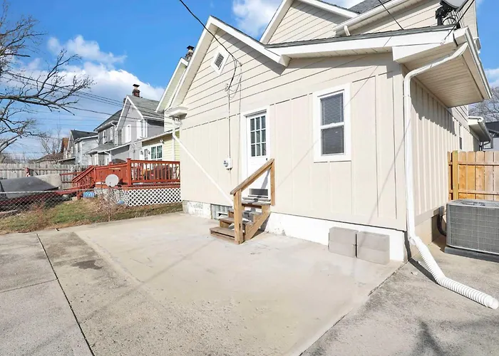 Сasa de vacaciones Bright And Cozy 3br Retreat Near Downtown Columbus