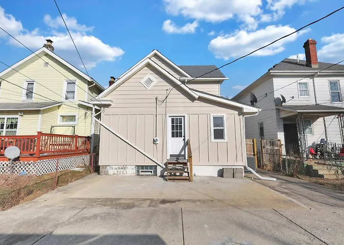 Сasa de vacaciones Bright And Cozy 3br Retreat Near Downtown Columbus